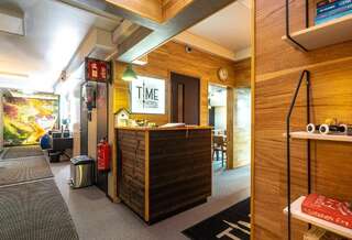 Хостелы Time Hostel & Apartments Йювяскюля Двухместный номер с 1 кроватью и общей ванной комнатой-8